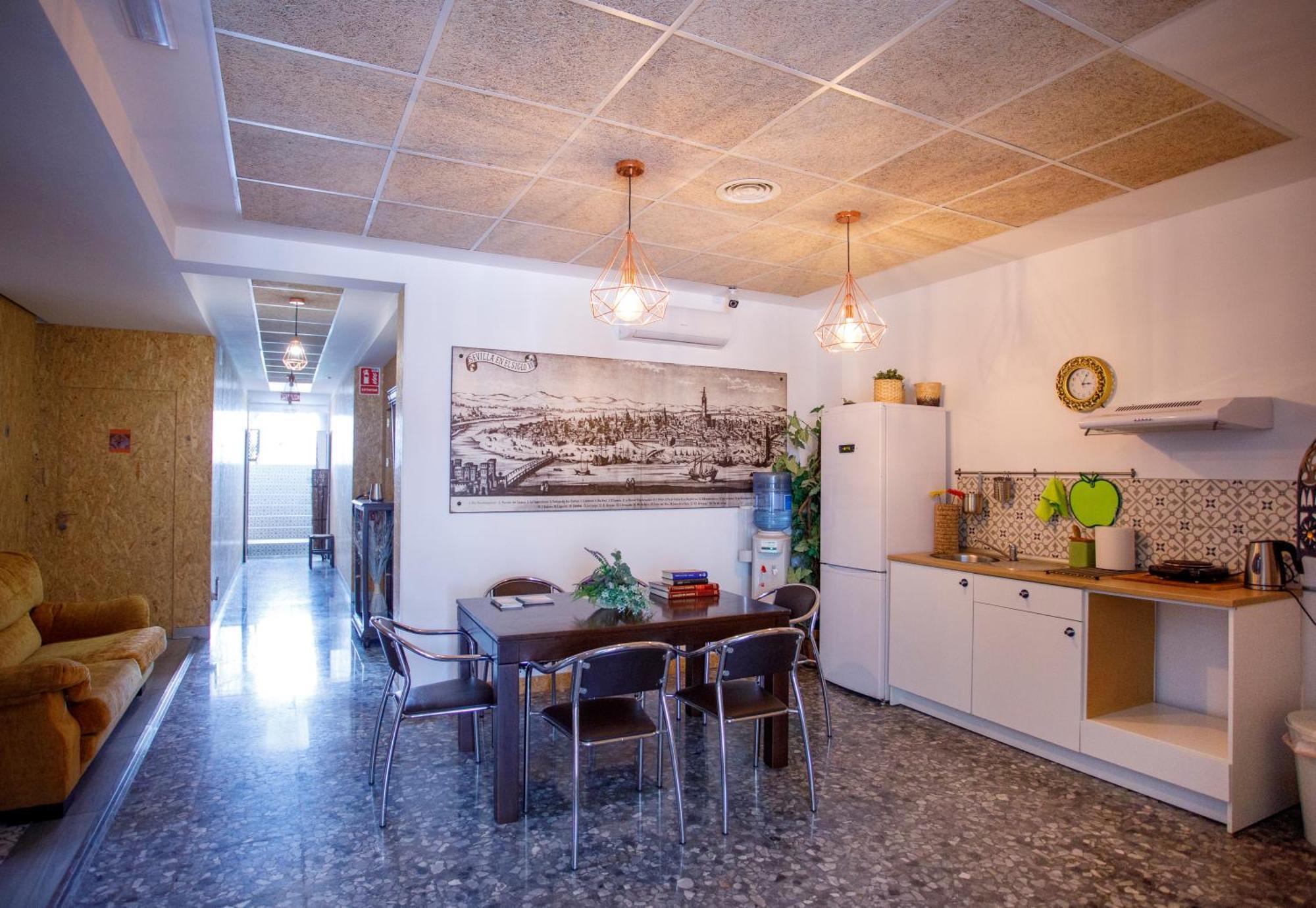 Italica Hostel Santiponce Ngoại thất bức ảnh